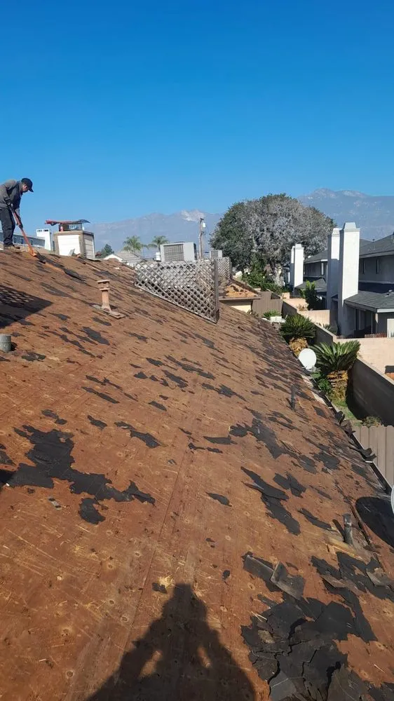 Slide of Hernandez Roofers