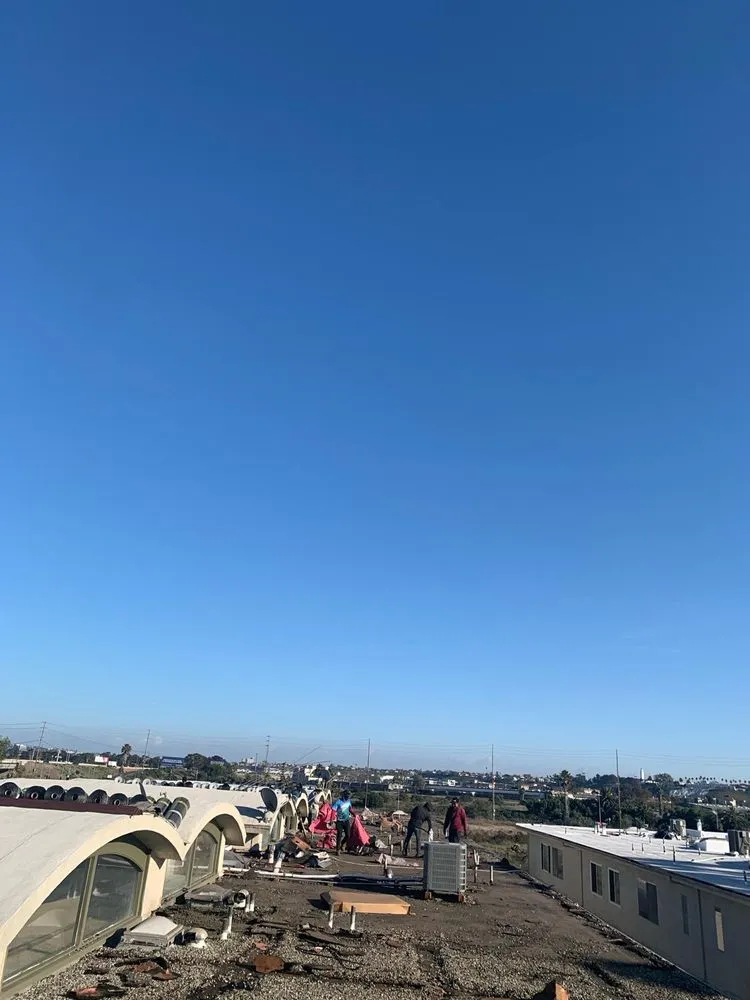 Slide of Hernandez Roofers