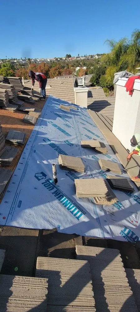 Slide of Hernandez Roofing & Construction