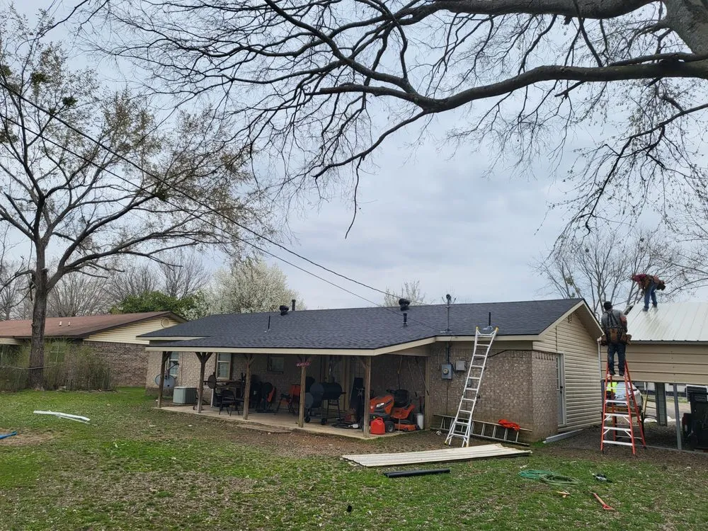 Slide of Hernandez Roofing & Fencing