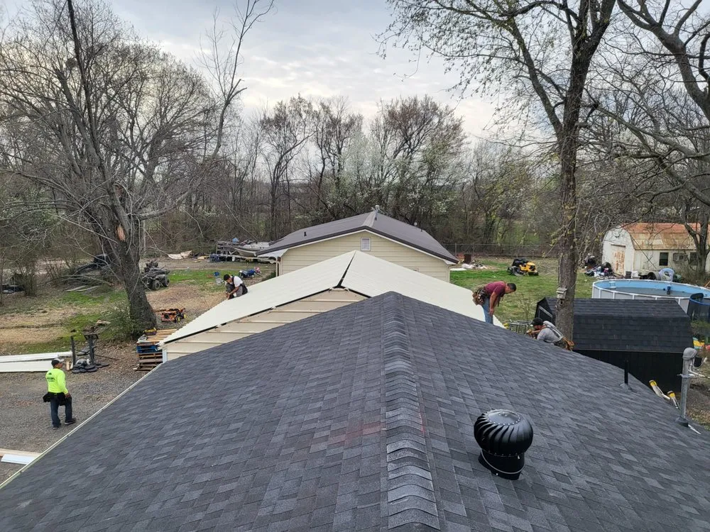 Slide of Hernandez Roofing & Fencing