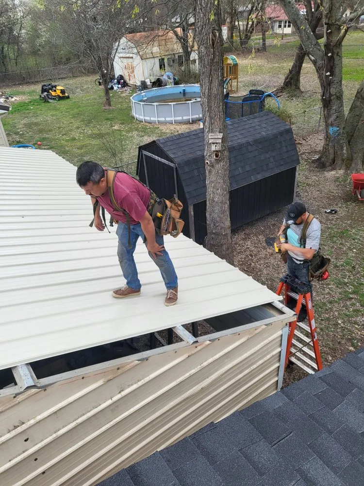 Slide of Hernandez Roofing & Fencing