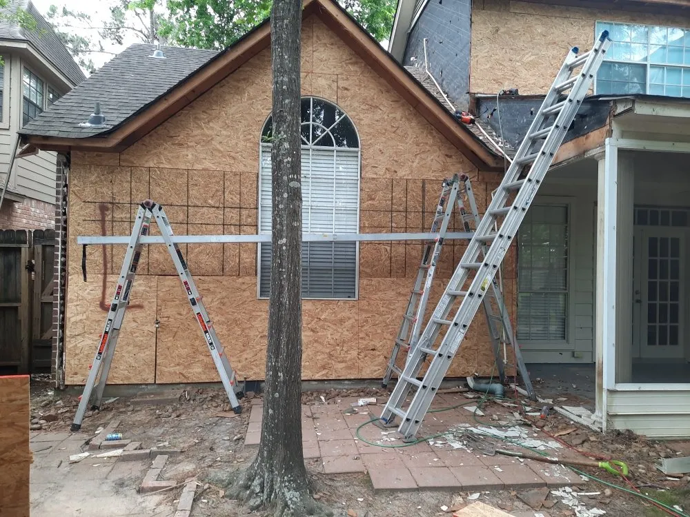 Slide of Hernandez Roofing & Siding