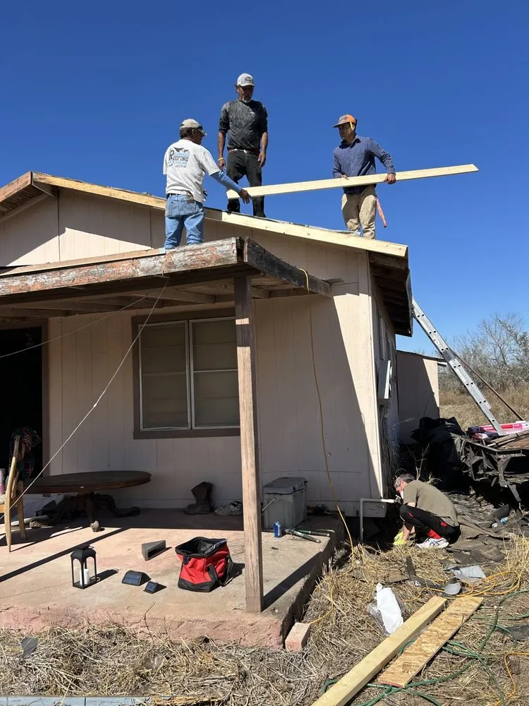 Slide of Hernandez roofing