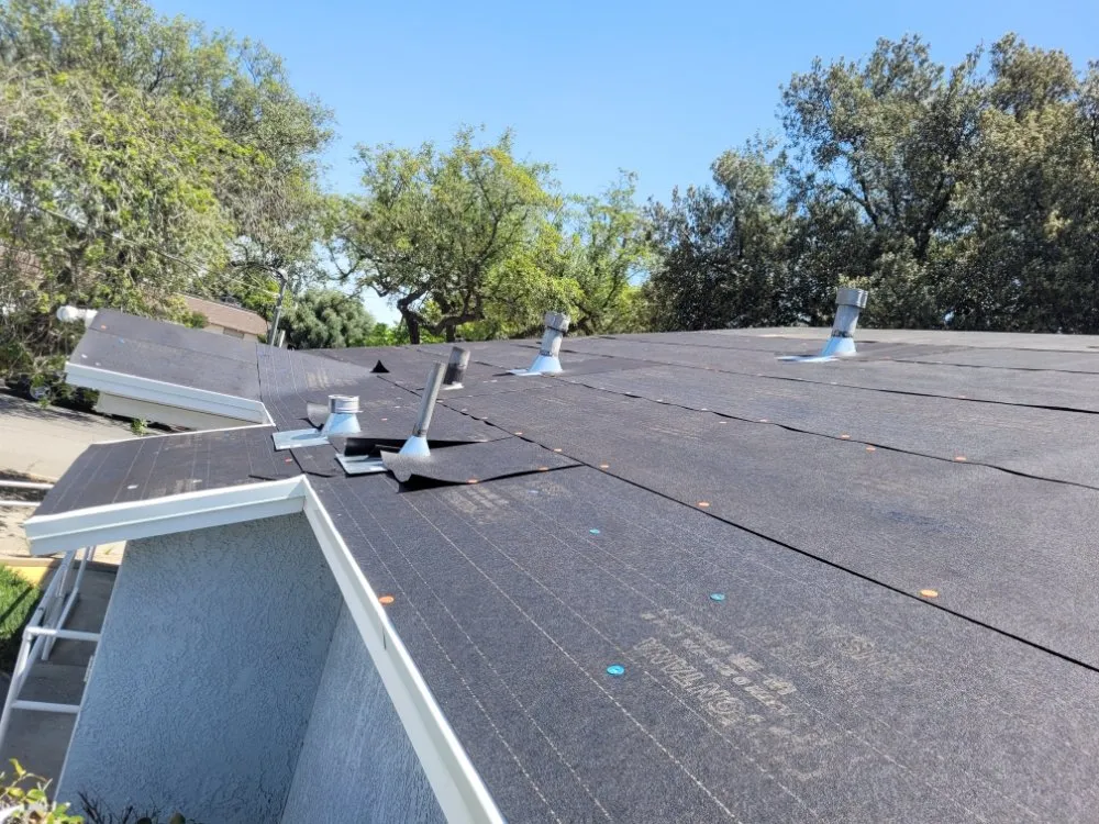 Slide of Hernandez Roofing