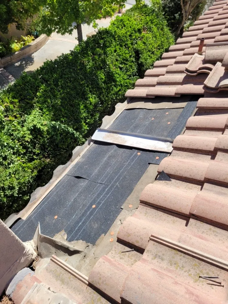 Slide of Hernandez Roofing