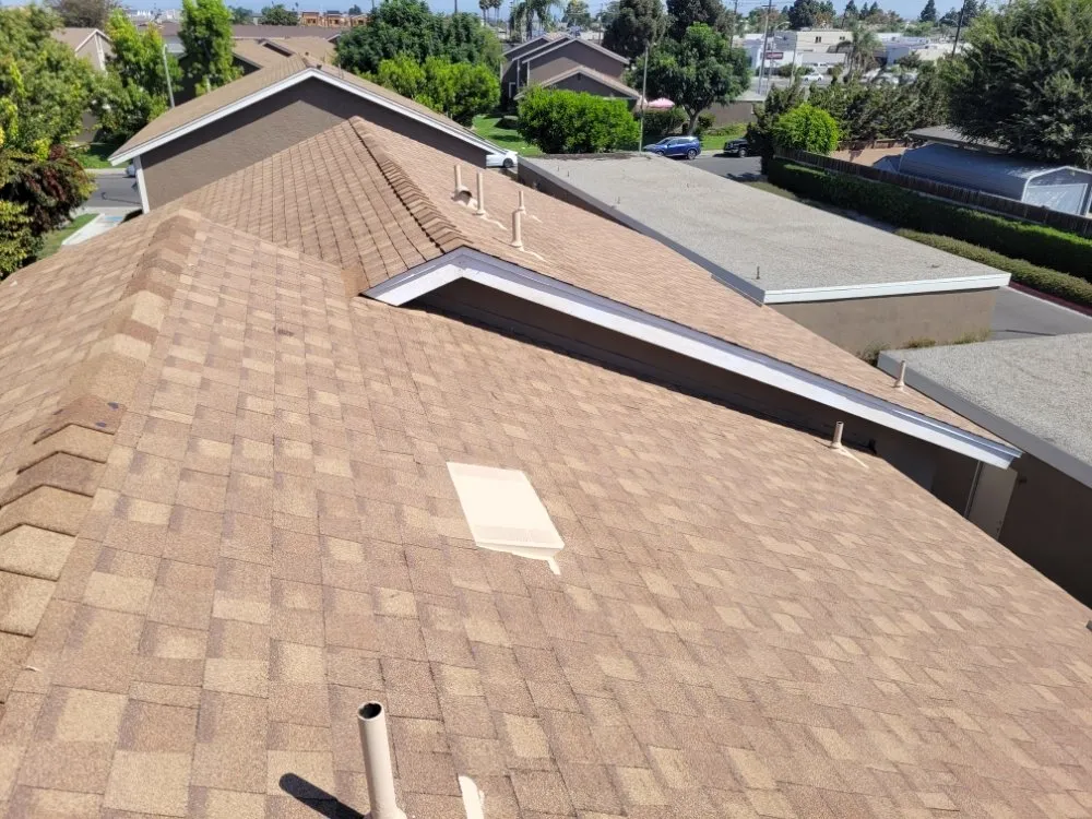 Slide of Hernandez Roofing