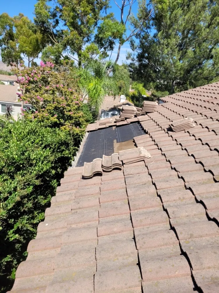 Slide of Hernandez Roofing