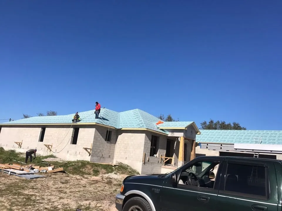 Slide of Hernandez Roofing