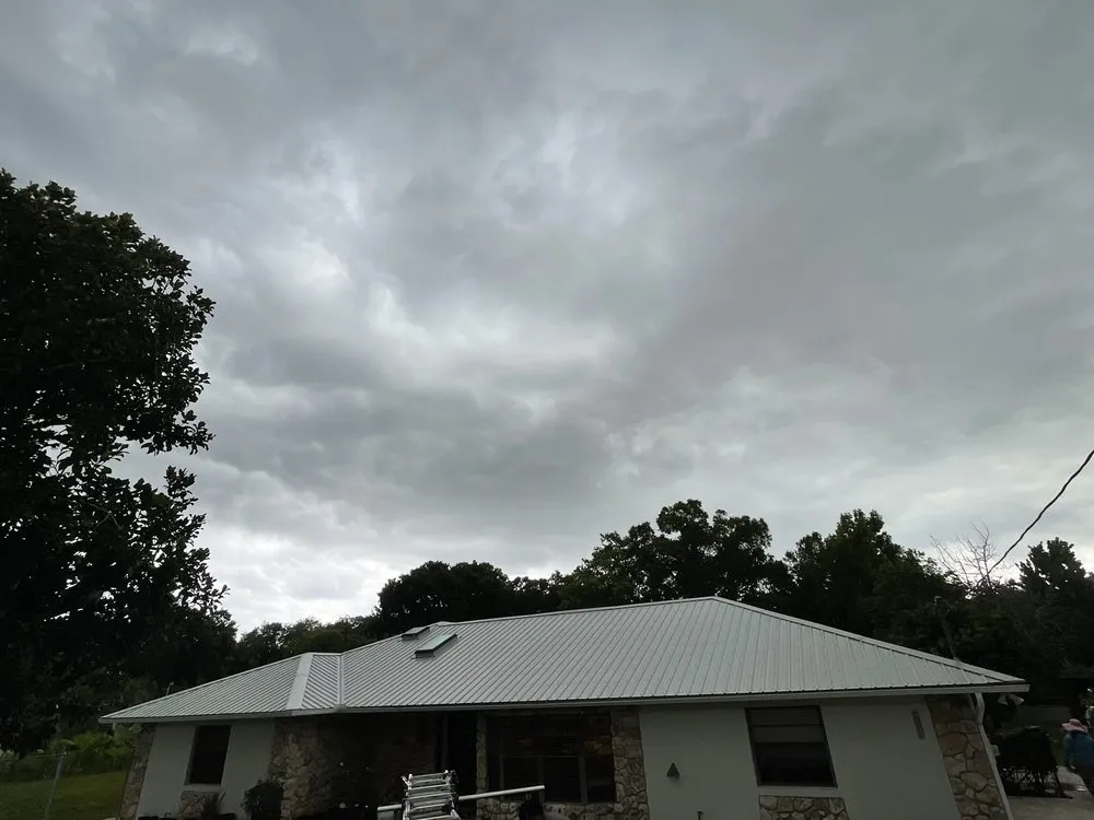 Slide of Hernandez Roofing