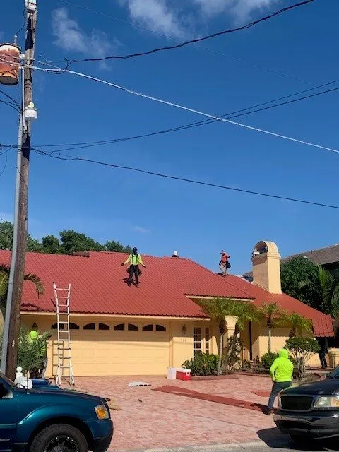 Slide of Hernandez Roofing