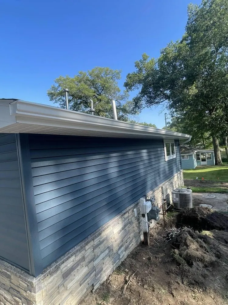 Slide of Hernandez Roofing