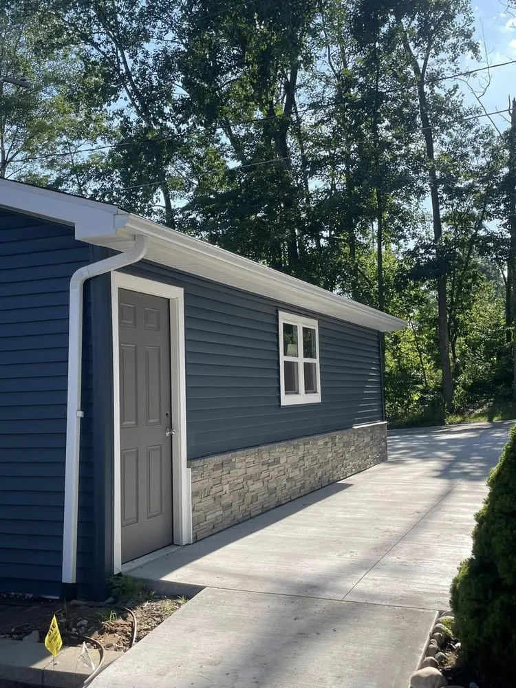 Slide of Hernandez Roofing