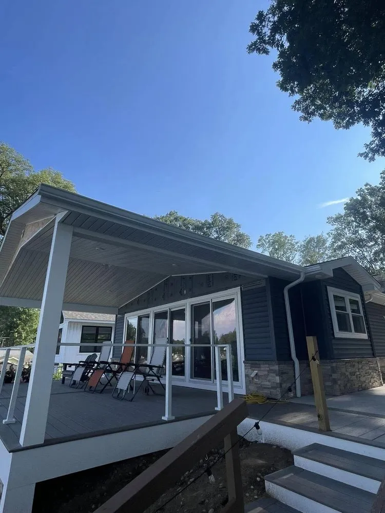 Slide of Hernandez Roofing