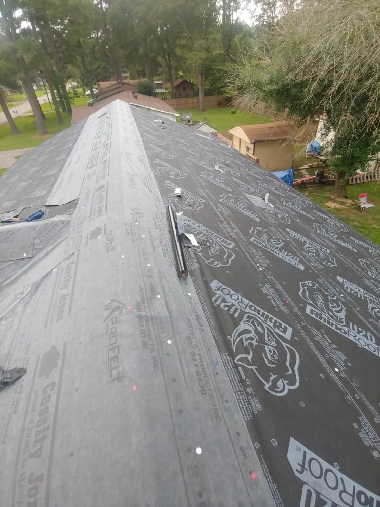 Slide of Hernandez Roofing