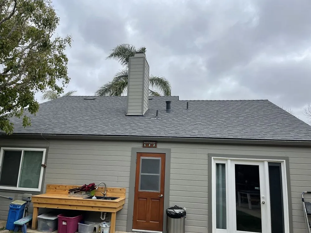 Slide of Hernandez Roofing