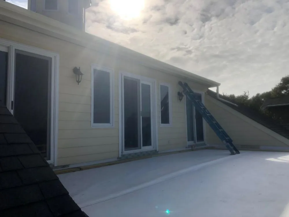 Slide of Hernandez Roofing