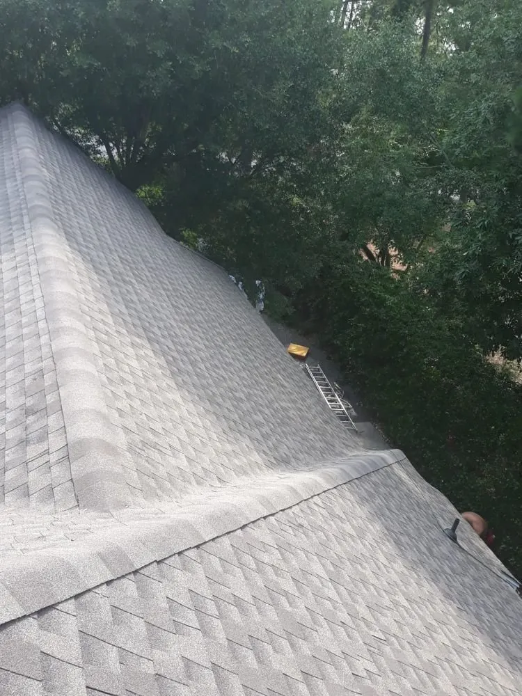 Slide of Hernandez Roofing