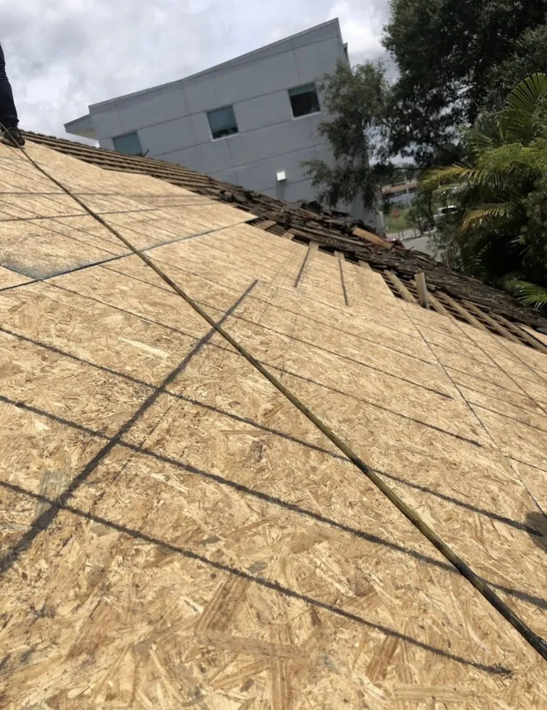 Slide of Hernandez Roofing