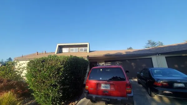 Hernandez Roofing Logo