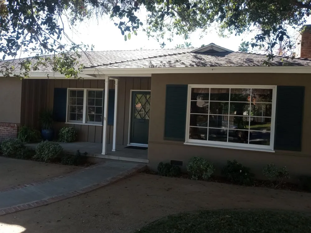 Slide of Hernandez Roofing