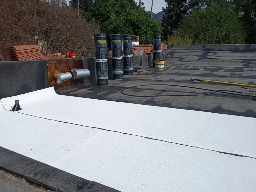 Slide of Hernandez Roofing