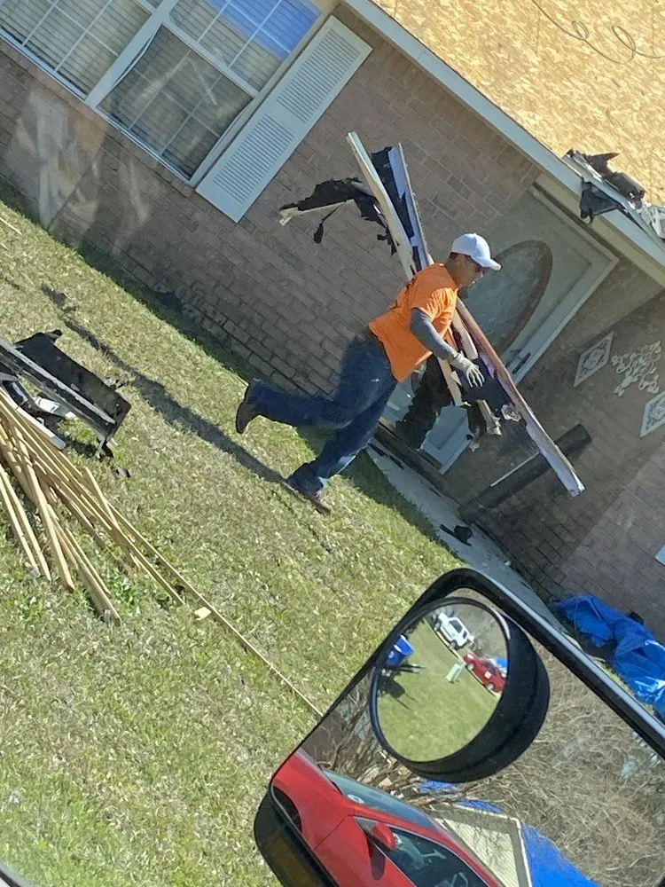 Slide of Hernandez Roofing