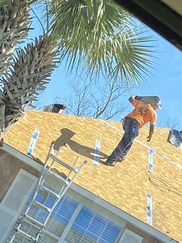 Slide of Hernandez Roofing