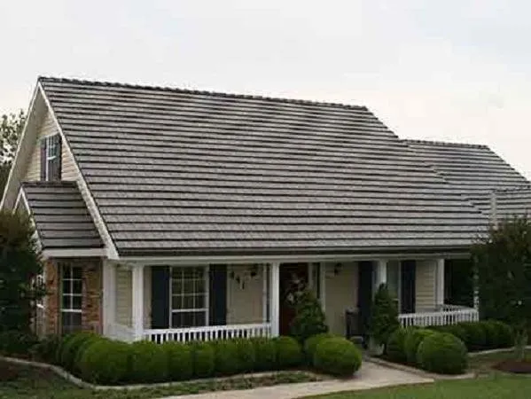 Slide of Hernandez Roofing