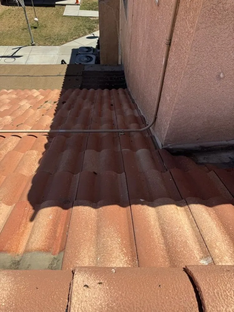 Slide of Hernandez Roofing