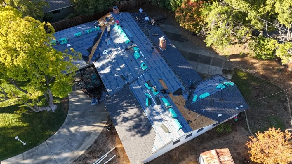 Slide of Hernandez's Roofing