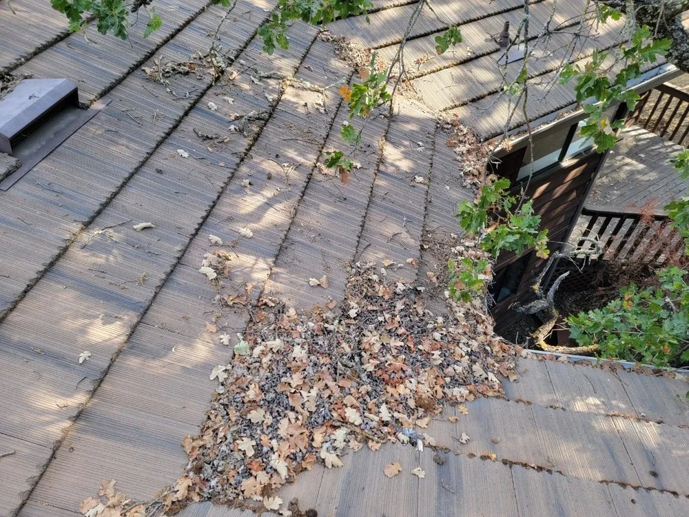 Slide of Hernandez's Roofing