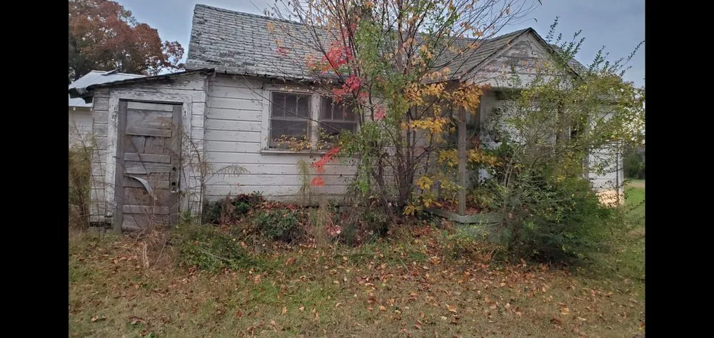 Slide of Hernandezz Roofing