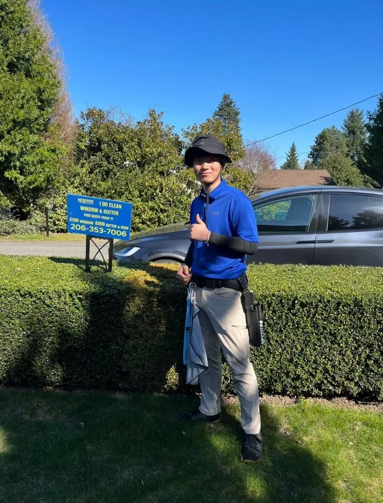 Slide of Hero Window & Gutter Cleaning