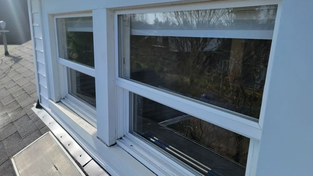 Slide of Hero Window & Gutter Cleaning