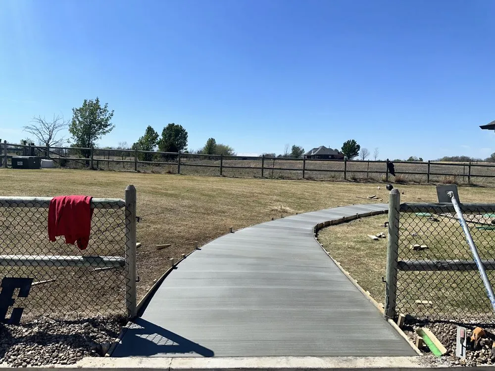 Slide of HG11 Roofing & Construction