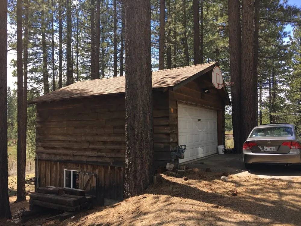 Emergency shingle roofing service in Zephyr Cove, NV by Hi & Dry Roofing
