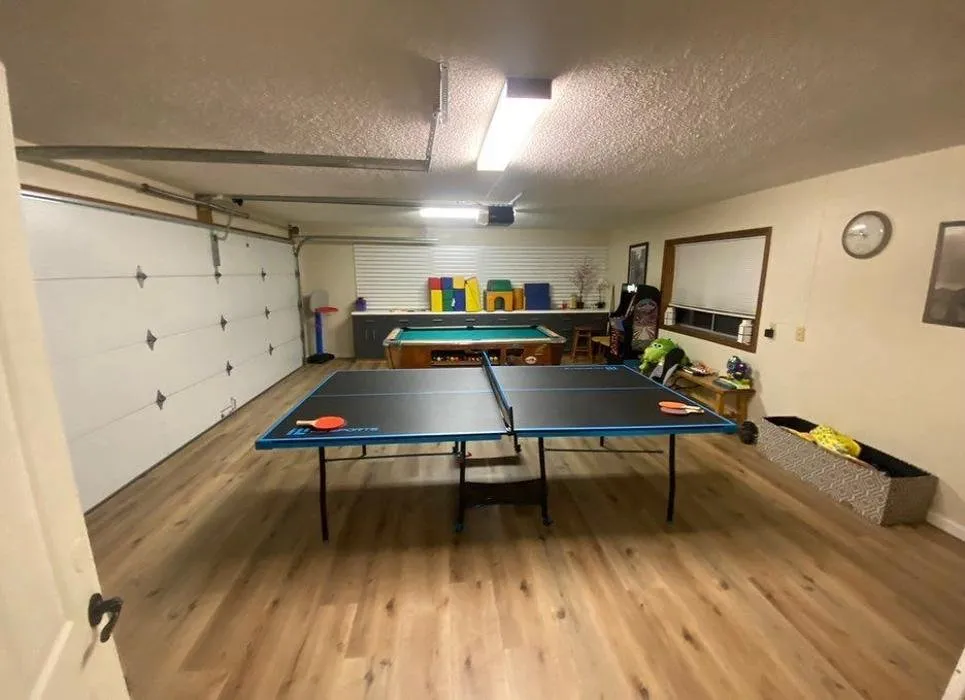 Slide of Hi Desert STR Pros