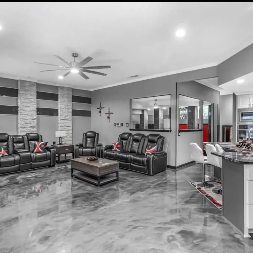 Slide of Hi-Line Construction