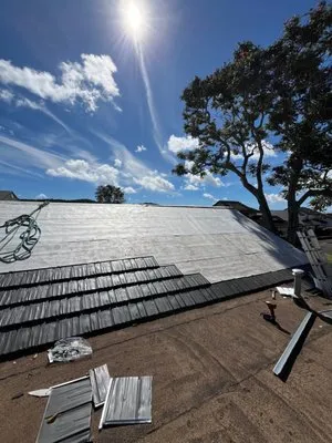 HI Point Roofing Logo