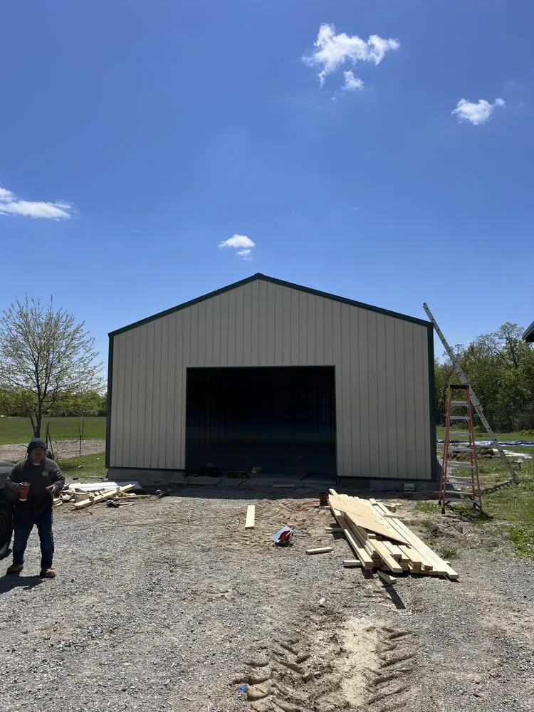 Local roof leak repair experts serving Middle Brook, MO - Hickory Hill Roofing & Construction