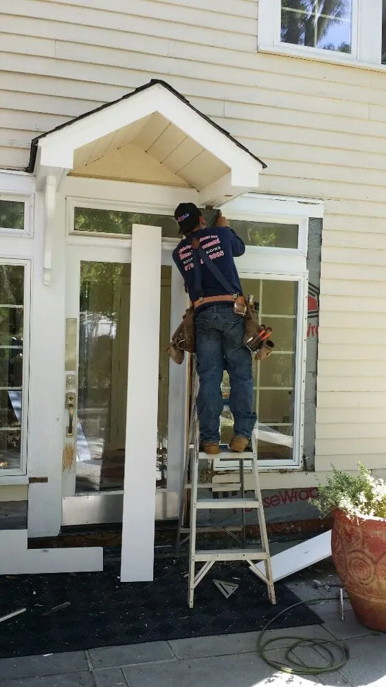 Slide of Hidalgo Brothers