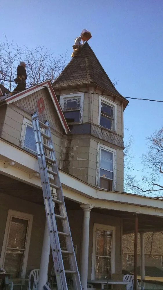 Slide of Hidalgo Brothers