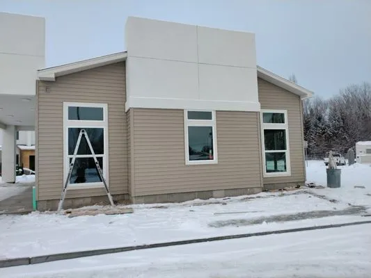 High End Exteriors Logo