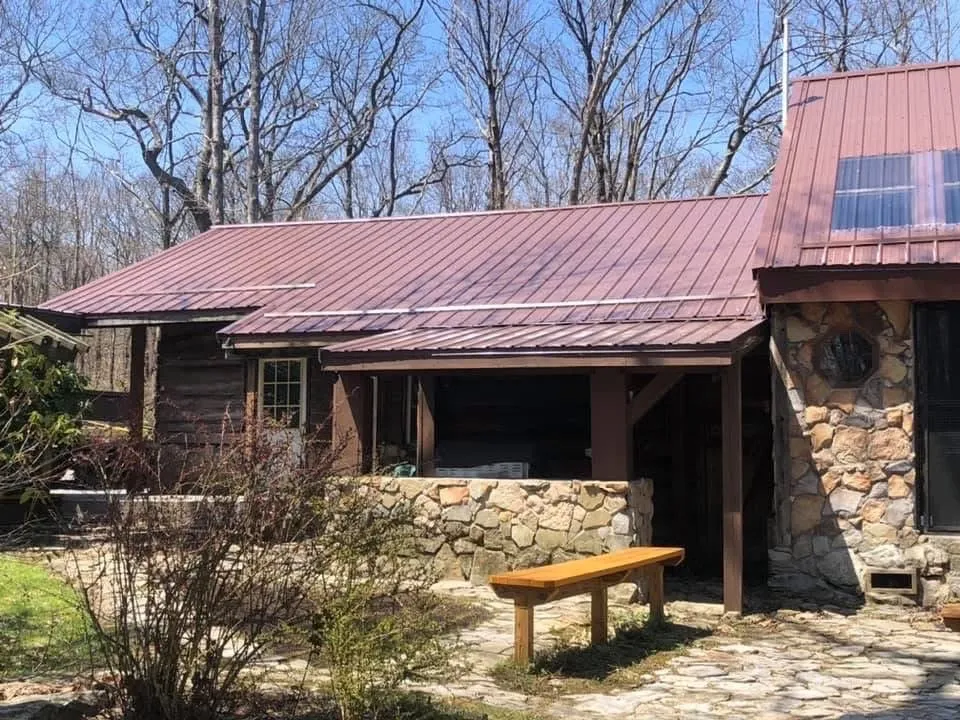 Top-rated roof leak repair with free inspection in Shanksville, PA by Highland Home Improvement