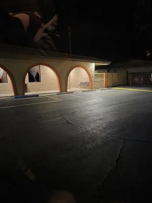 Highline Roofing Logo