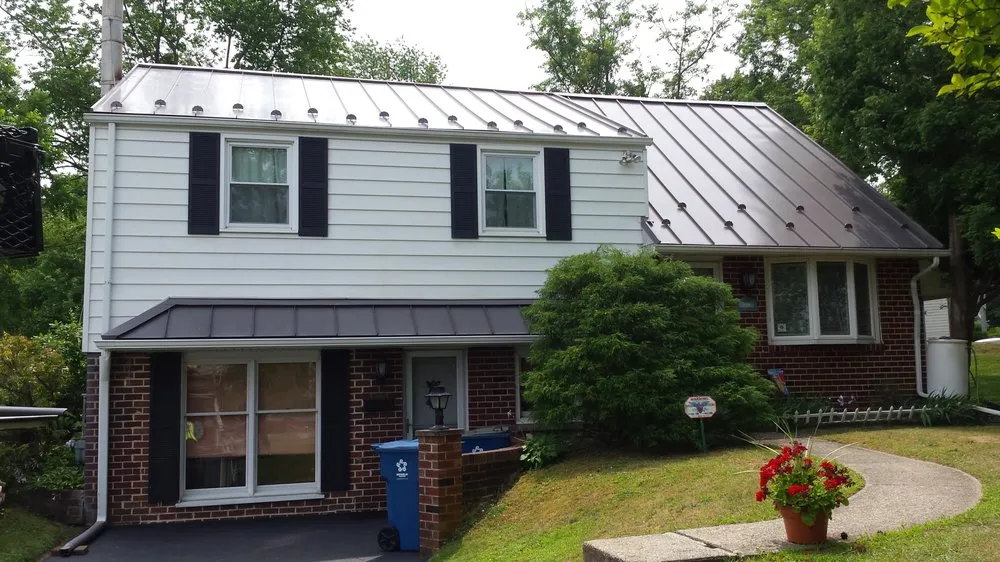 Licensed shingle roofing service experts serving Narvon, PA - Hillcrest Roofing and Siding