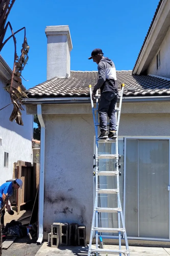 Emergency roof inspection experts serving San Fernando Valley, CA - Hillcrest Roofing