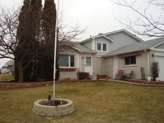 Slide of Hill's Roofing & Windows