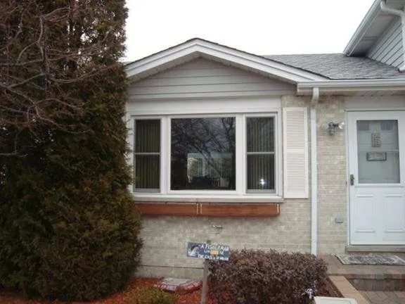 Slide of Hill's Roofing & Windows